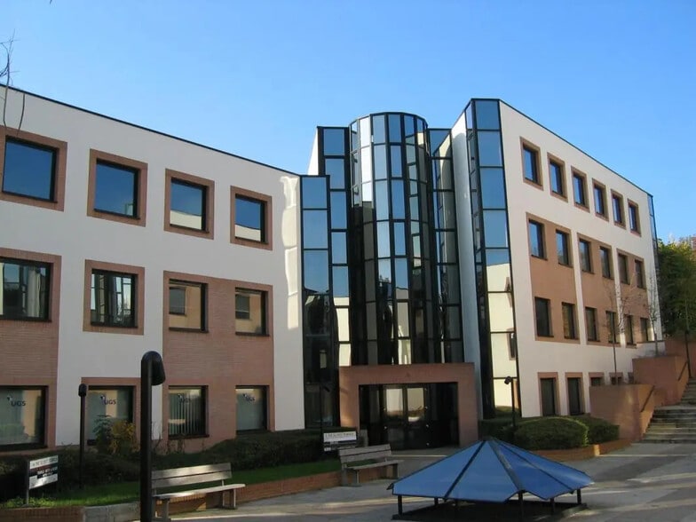 Bureau dans Jouy-en-Josas à louer - Photo de l’immeuble – Image 2 sur 23