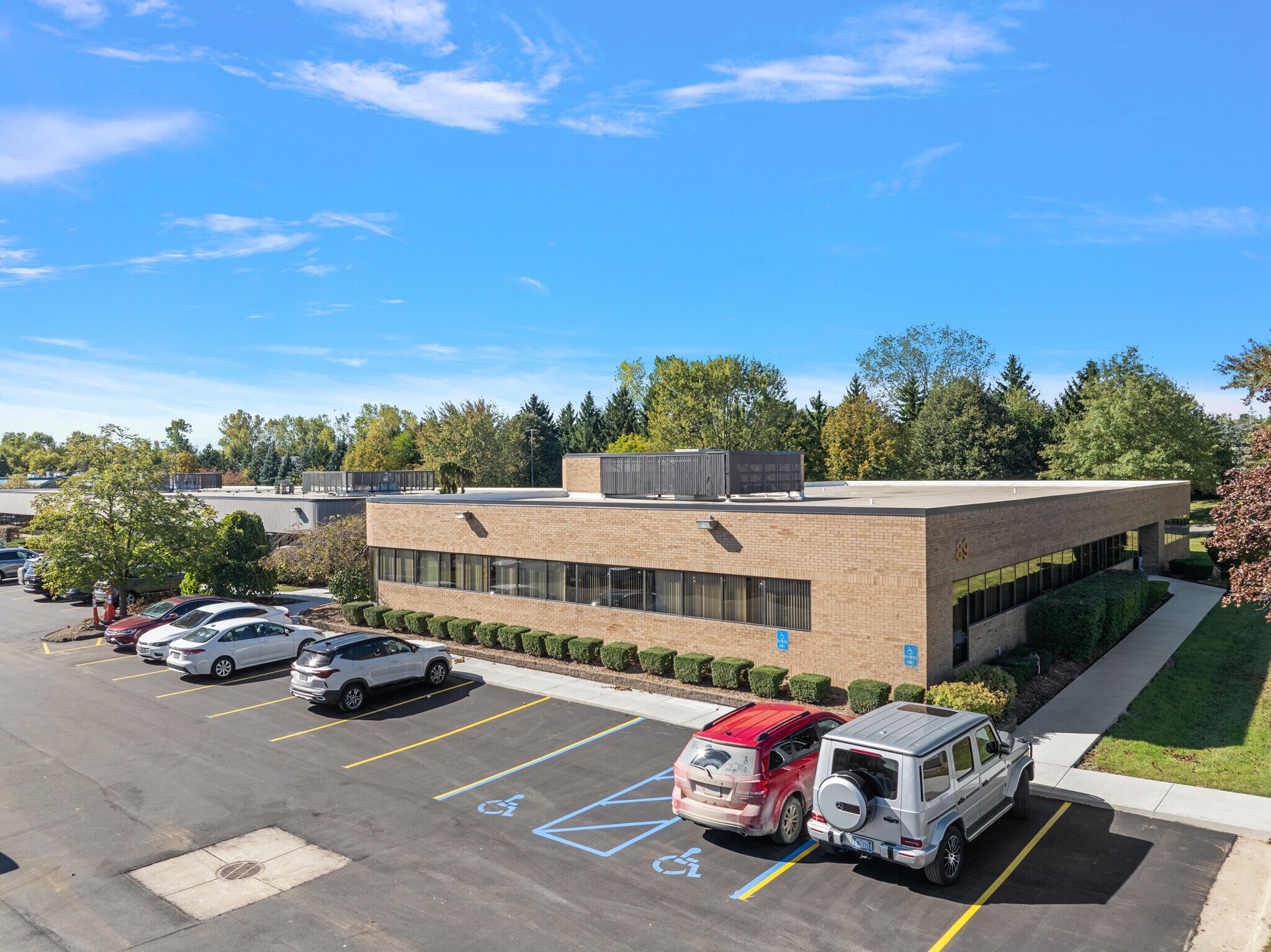 89 W South Blvd, Troy, MI à louer Photo de l’immeuble– Image 1 sur 4