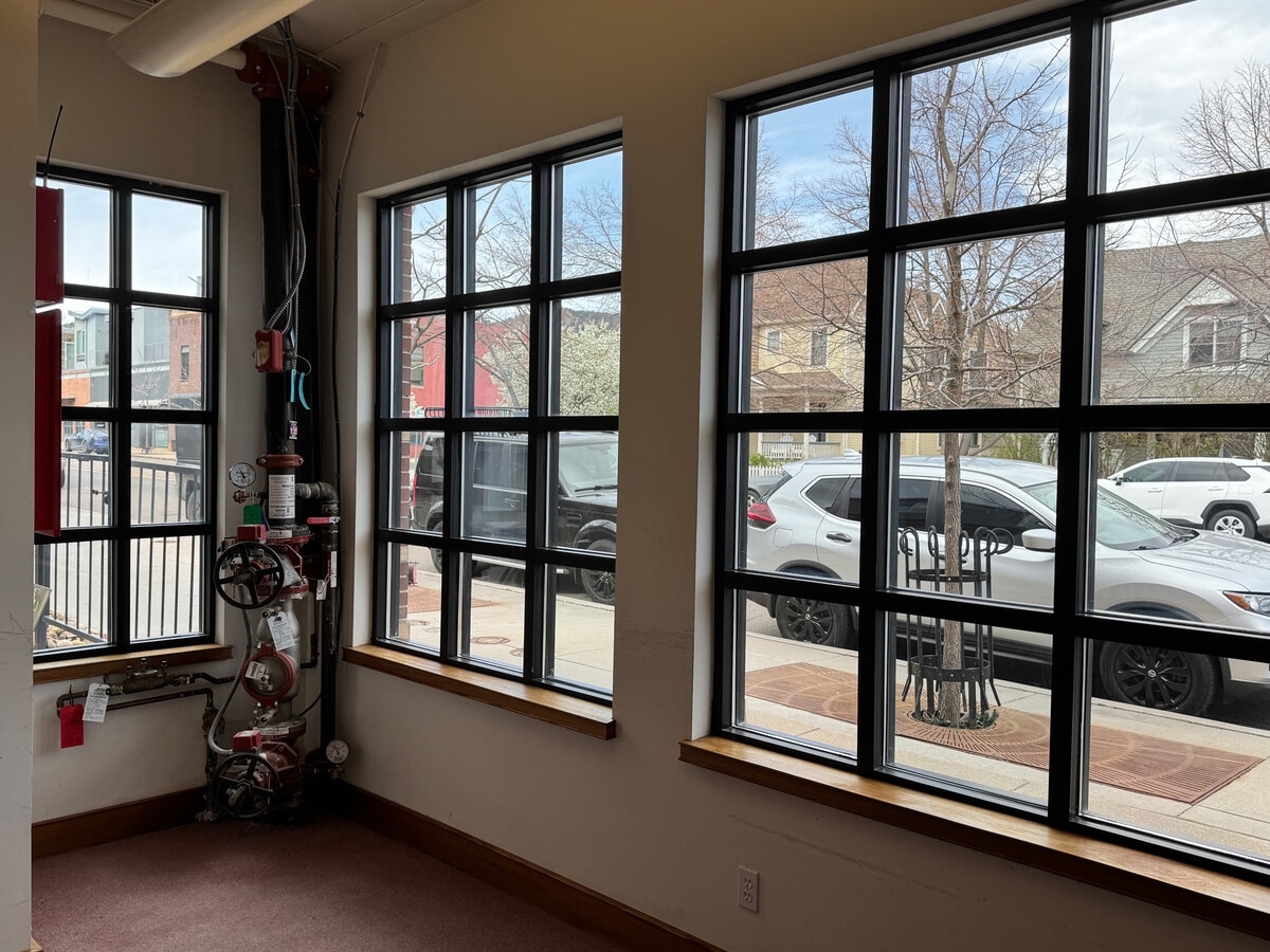 2080 Pearl St, Boulder, CO 80302 - Lot 1 - - Photo intérieure - Image 2 of 4