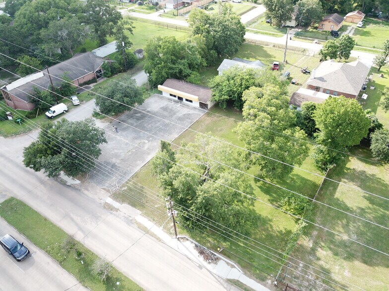 8102 W Tidwell Rd, Houston, TX à vendre - Photo de l’immeuble – Image 2 sur 3