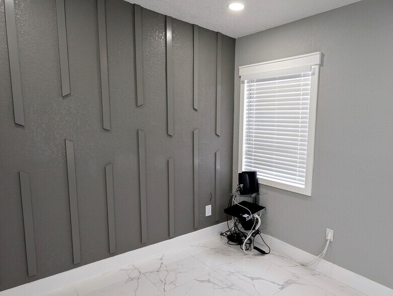 1245 N Pine Hills Rd, Orlando, FL à louer - Photo intérieure – Image 2 sur 28