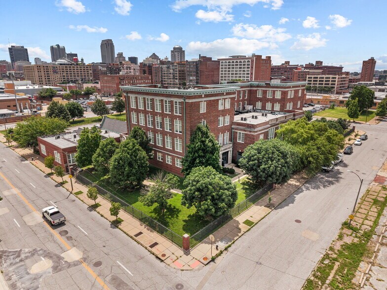 814 N 19th St, Saint Louis, MO à vendre - Photo de l’immeuble – Image 2 sur 17