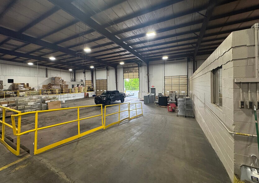 400 Commerce Blvd, Lawrence, PA à louer - Photo intérieure – Image 3 sur 13