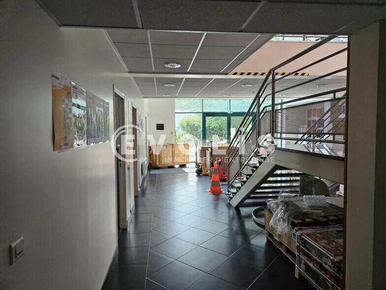 9 Avenue Des Froides Bouillies, Morangis à louer - Hall d’entrée – Image 3 sur 11