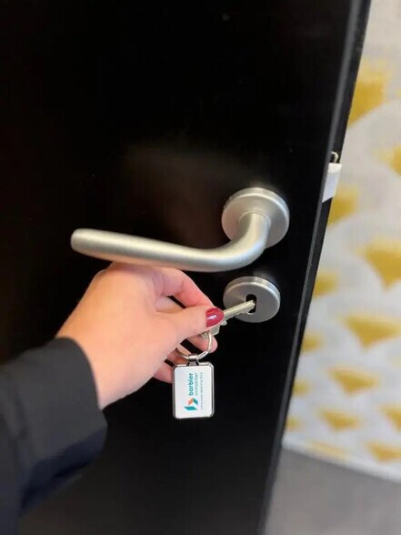 Bureau dans Vannes à vendre - Photo de l’immeuble – Image 3 sur 4