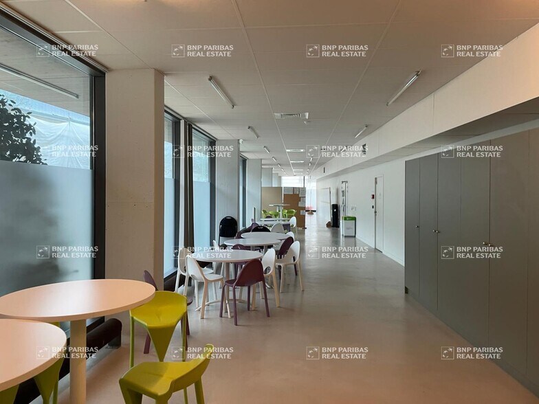 Bureau dans Orléans à vendre - Photo de l’immeuble – Image 3 sur 15