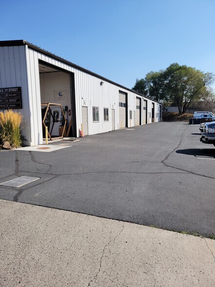 1420 NE 1st St, Bend, OR à louer - Photo de l’immeuble – Image 3 sur 3