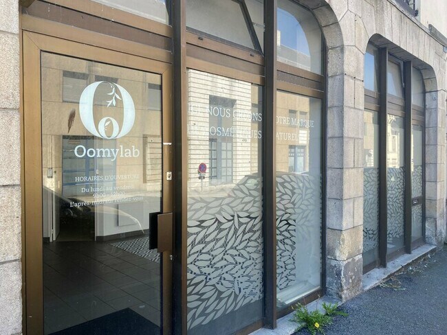 Plus de détails pour Bureau/Local commercial à louer