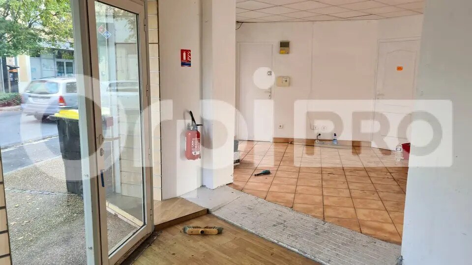 Local commercial dans Montluçon à louer - Photo de l’immeuble – Image 2 sur 10