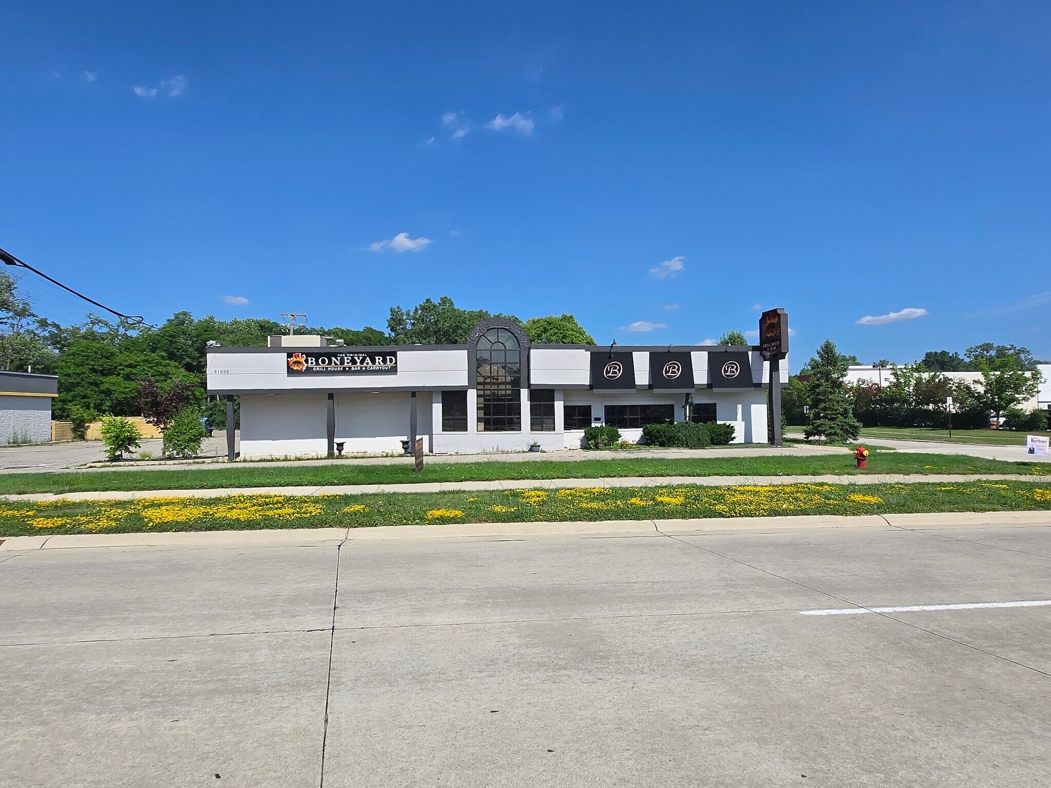 31006 Orchard Lake Rd, Farmington, MI à louer Photo de l’immeuble– Image 1 sur 2