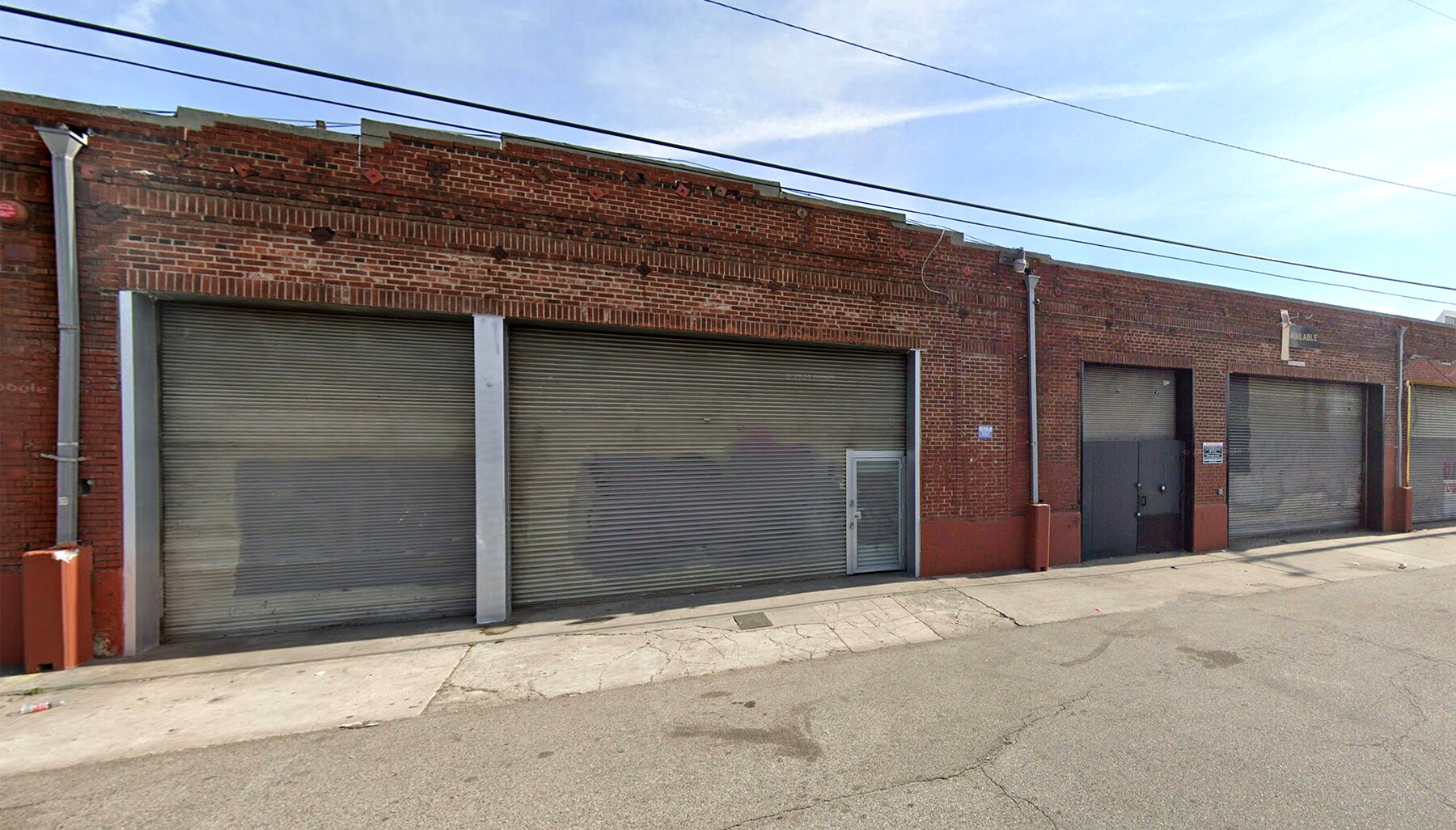 918 E 61st St, Los Angeles, CA à louer Photo de l’immeuble– Image 1 sur 6