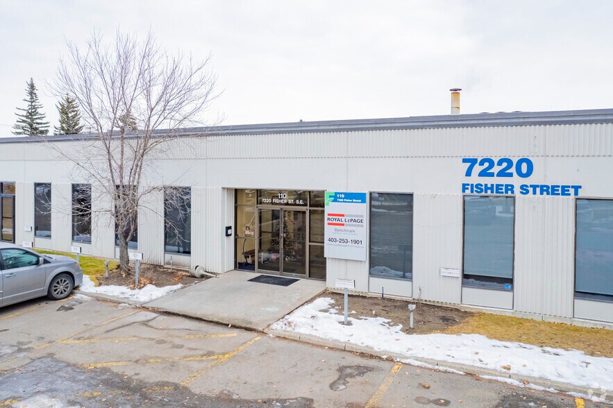 7220 Fisher St SE, Calgary, AB à louer - Photo de l’immeuble – Image 3 sur 4