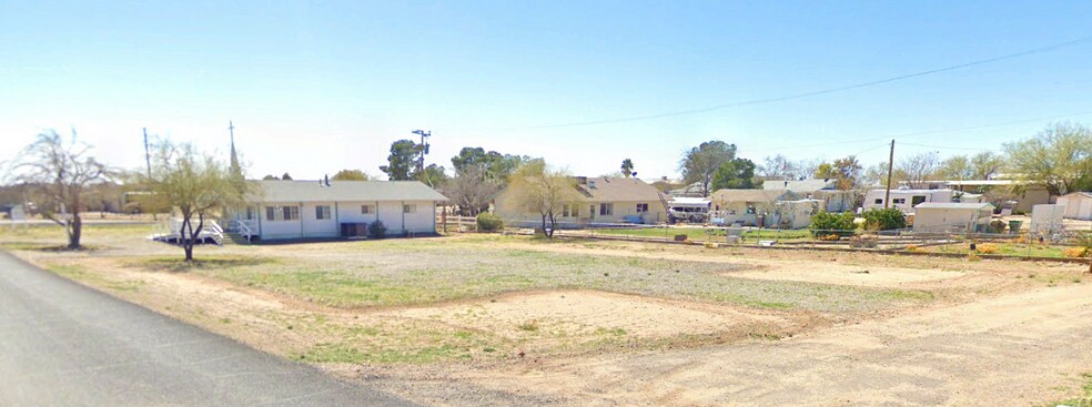 26970 S Congress Way, Congress, AZ à vendre - Photo de l’immeuble – Image 3 sur 3