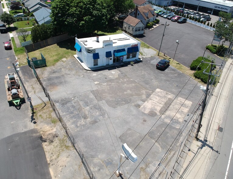 309 Sunrise Hwy, Lindenhurst, NY à vendre - Photo de l’immeuble – Image 3 sur 10
