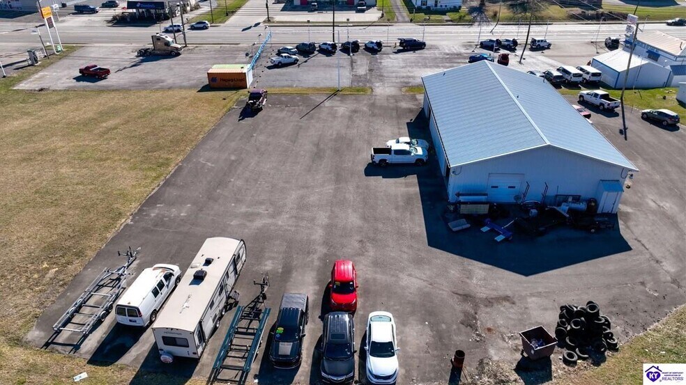 711 E Broadway St, Campbellsville, KY à vendre - Photo de l’immeuble – Image 2 sur 15