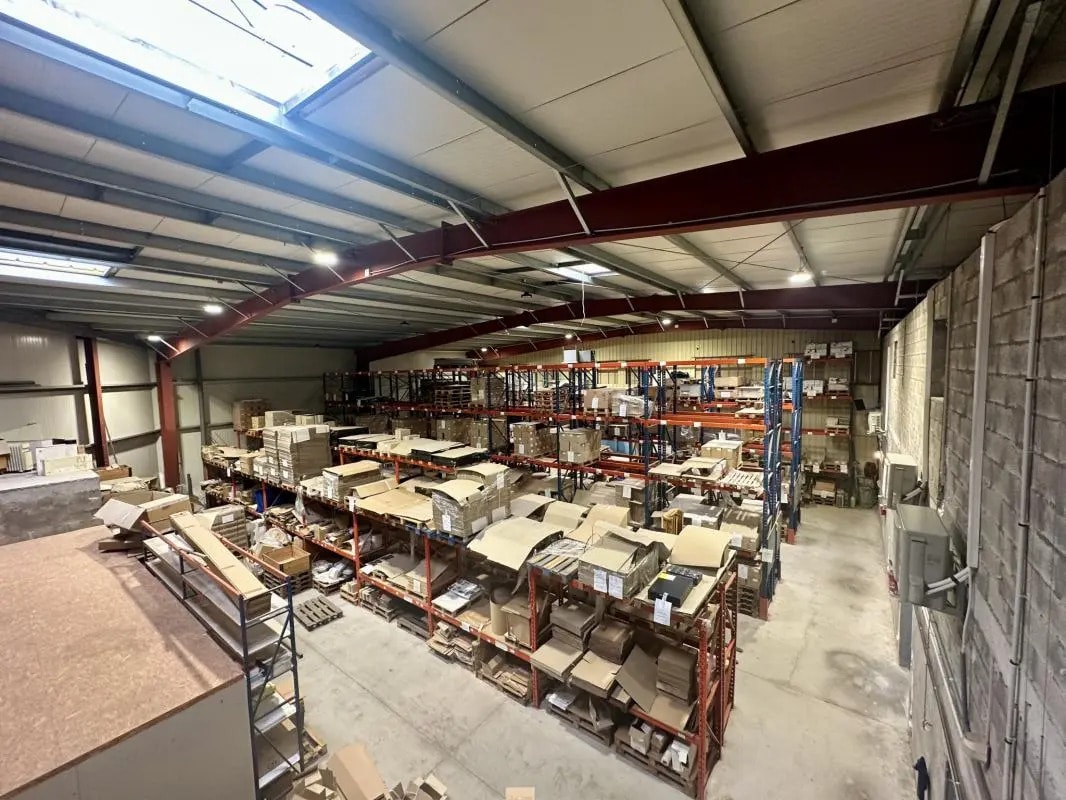 Local d’activités dans Fréjus à louer Photo intérieure– Image 1 sur 21