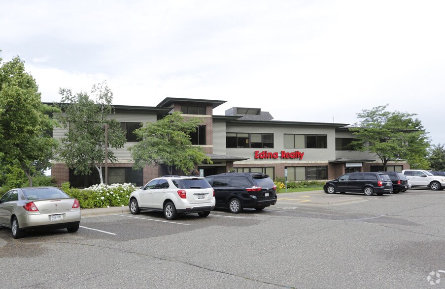 400 2nd St S, Hudson, WI à louer - Photo de l’immeuble – Image 3 sur 4