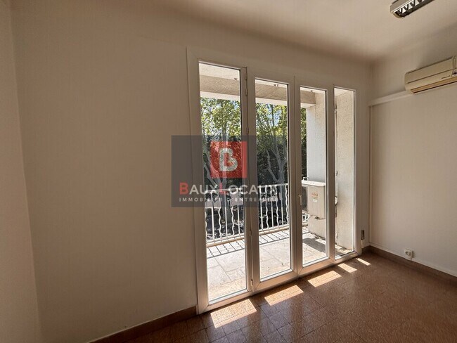 Plus de détails pour Bureau à vendre
