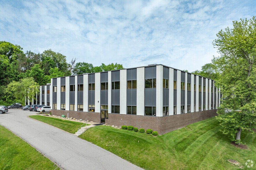 600 N Bell Ave, Carnegie, PA à louer - Photo de l’immeuble – Image 3 sur 11