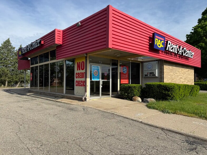 721 N Waverly Rd, Lansing, MI à vendre - Photo de l’immeuble – Image 1 sur 16