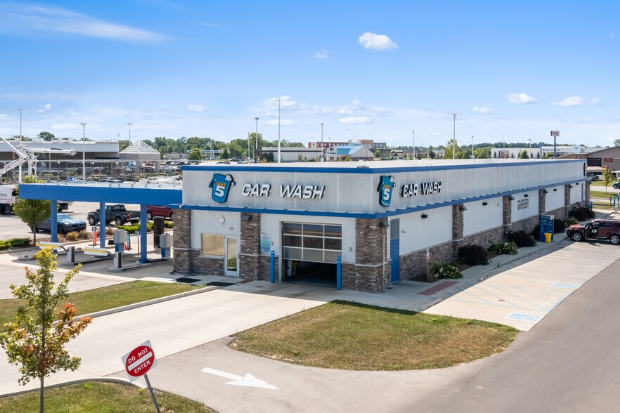 3500 N Nebo Rd, Muncie, IN à vendre - Photo de l’immeuble – Image 2 sur 5