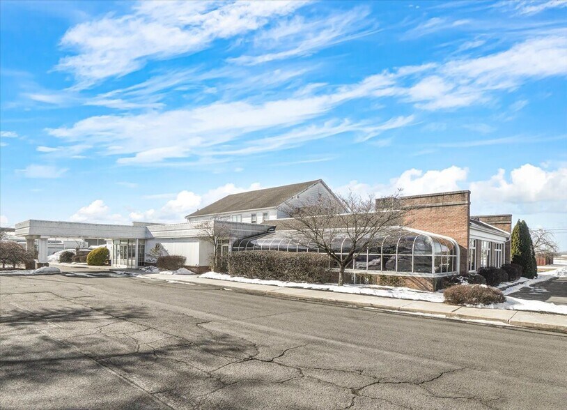 14548 Pennsylvania Ave, Hagerstown, MD à vendre - Photo de l’immeuble – Image 1 sur 44