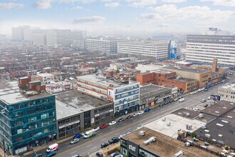 9140-9160 Boul Saint-Laurent, Montréal, QC - VUE AÉRIENNE  vue de carte