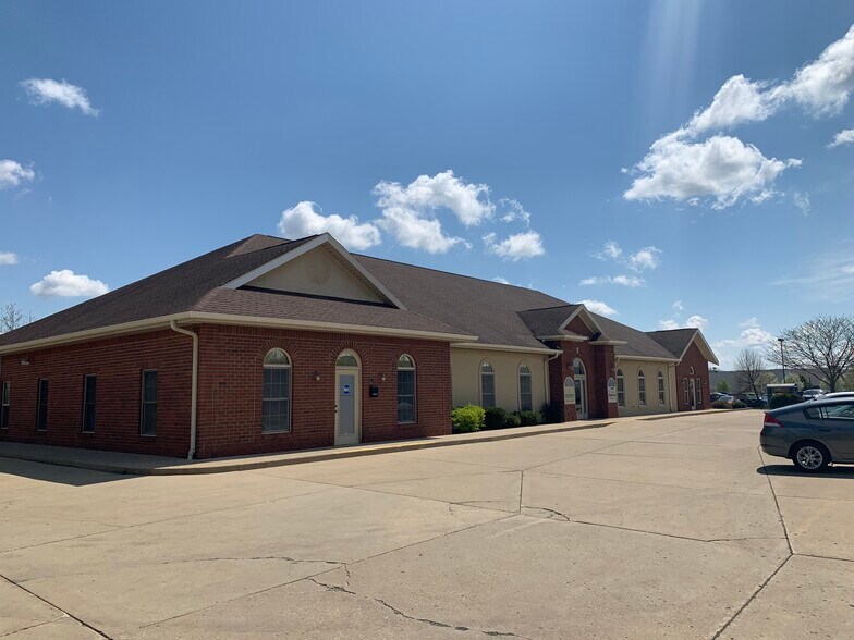 3652 Rome Dr, Lafayette, IN à louer - Photo de l’immeuble – Image 3 sur 9