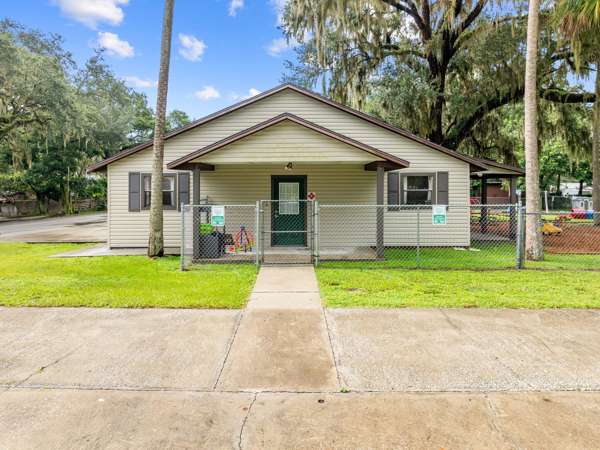 102 S Highland St, Bushnell, FL à vendre Photo de l’immeuble– Image 1 sur 53