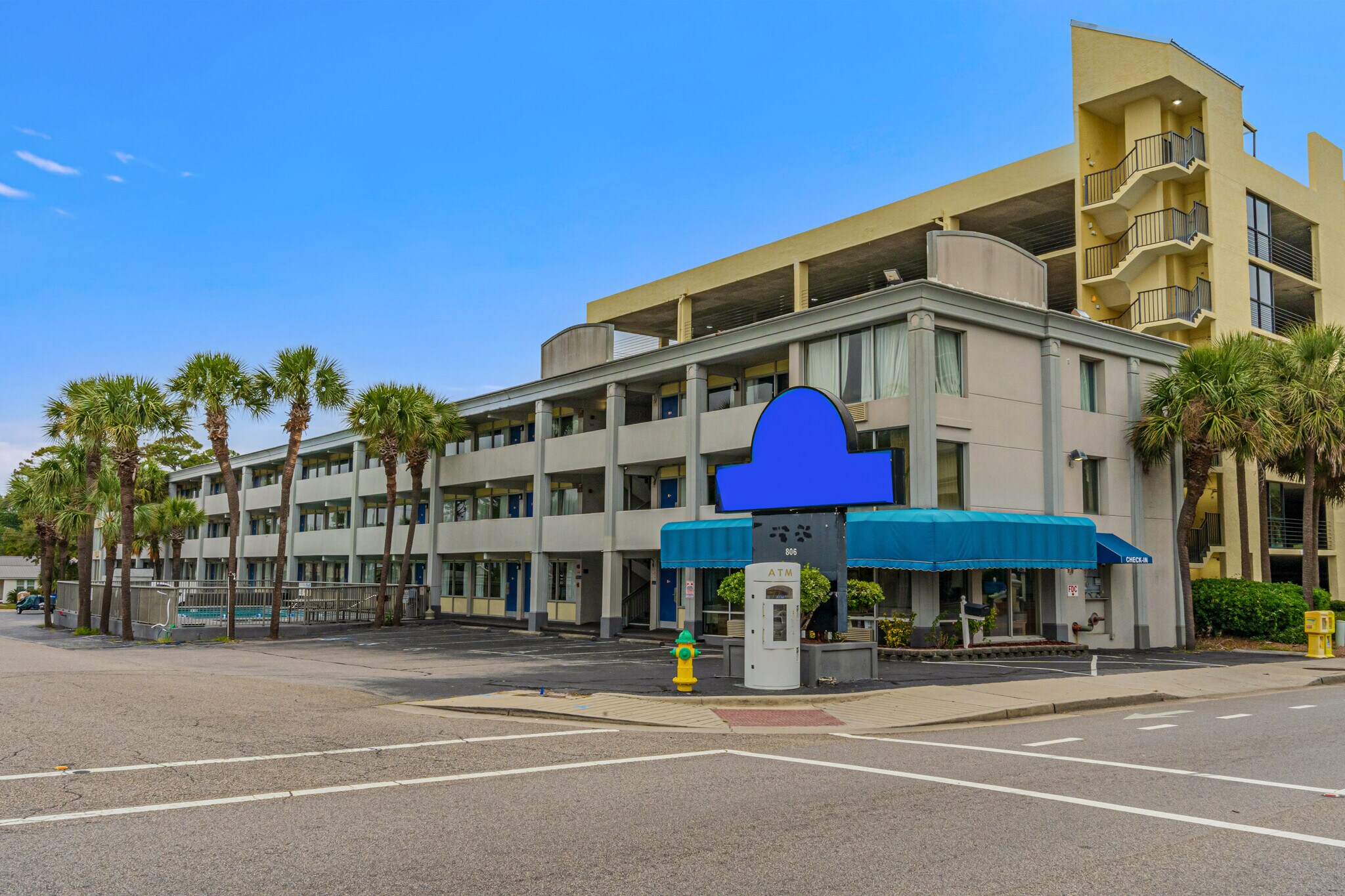 806 S Ocean Blvd, Myrtle Beach, SC à vendre Photo principale– Image 1 sur 34