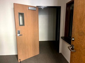 14930 Ventura Blvd, Sherman Oaks, CA à louer Photo intérieure– Image 1 sur 14