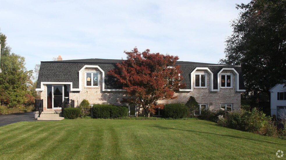 721 Union Rd, West Seneca, NY à vendre - Photo de l’immeuble – Image 2 sur 12