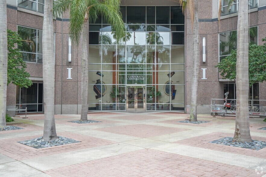 2202 N Westshore Blvd, Tampa, FL à louer - Photo de l’immeuble – Image 2 sur 12