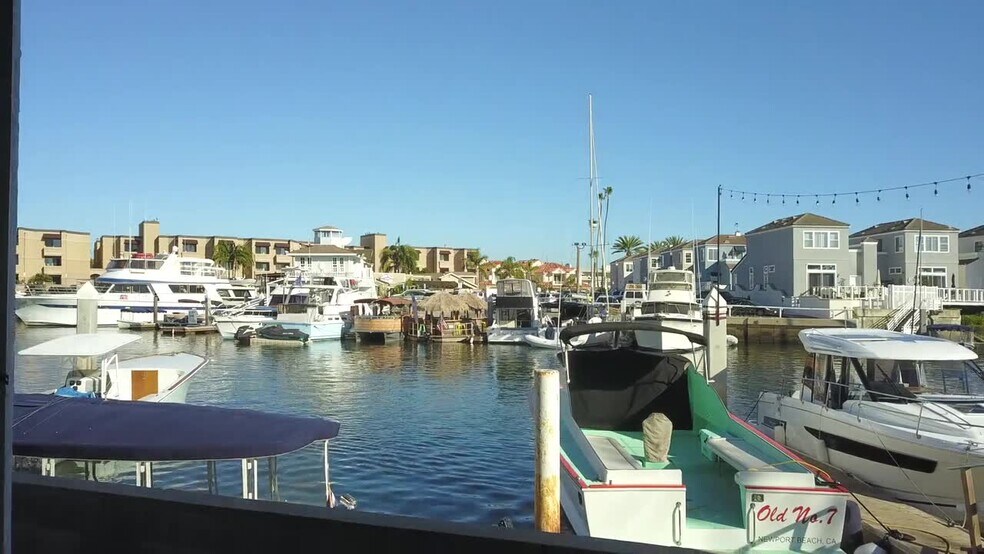 2900 Lafayette Rd, Newport Beach, CA à louer - Vidéo sur l’annonce professionnelle – Image 2 sur 14