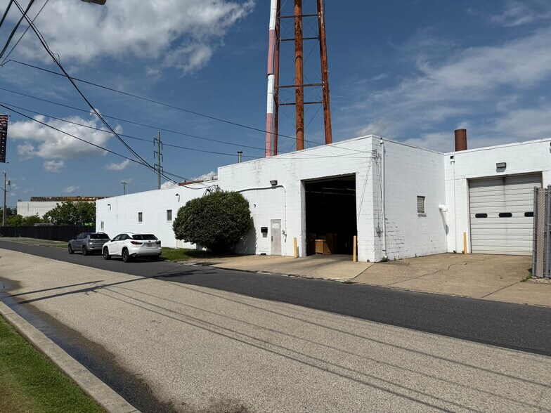 218 Putcan Ave, Essington, PA à vendre - Photo de l’immeuble – Image 3 sur 7