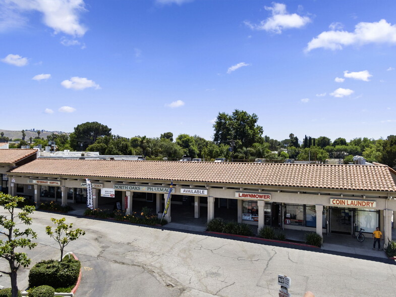 950-1086 E Avienda Dlos Arboles, Thousand Oaks, CA à louer - Photo de l’immeuble – Image 3 sur 21
