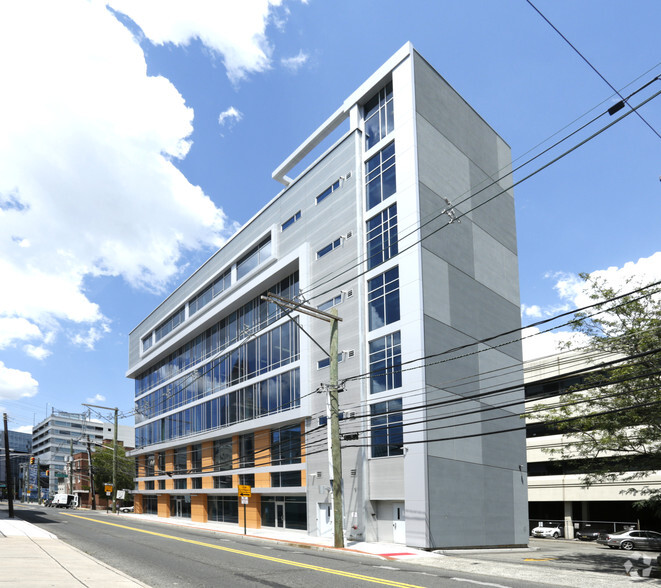 104 Bayard St, New Brunswick, NJ à louer - Photo de l’immeuble – Image 2 sur 3