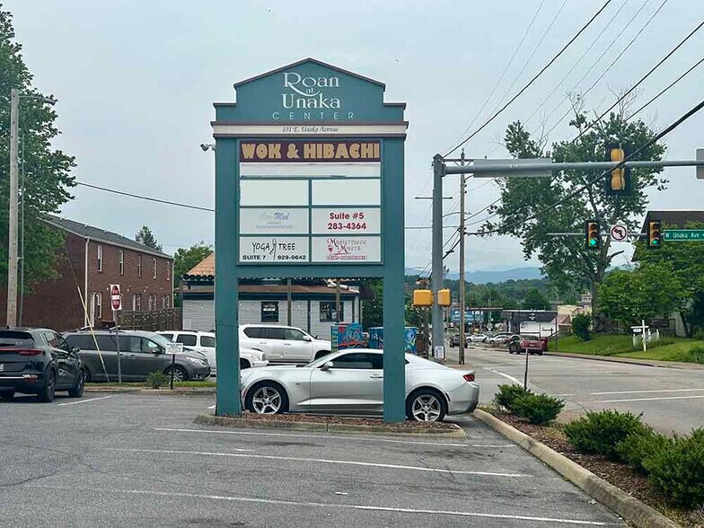 101 E Unaka Ave, Johnson City, TN à louer - Photo de l’immeuble – Image 2 sur 3