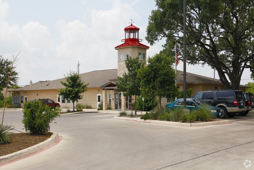 9706 Business Pky, Helotes, TX à louer - Photo principale – Image 3 sur 6