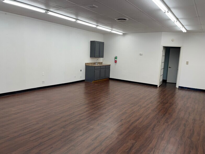 4415-4427 E 31st St, Tulsa, OK à louer - Photo intérieure – Image 3 sur 8