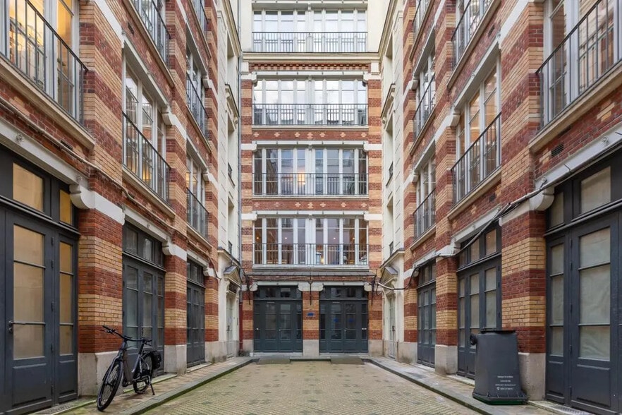 54 Rue René Boulanger, Paris à louer - Photo de l’immeuble – Image 1 sur 9