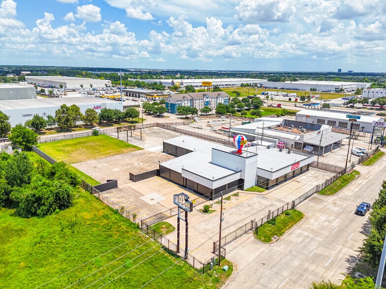14908 N I-45, Houston, TX à louer - Photo de l’immeuble – Image 3 sur 10