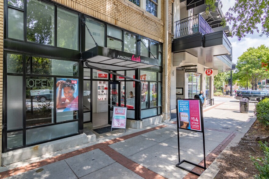 606-608 S Main St, Greenville, SC à louer - Photo de l’immeuble – Image 3 sur 13