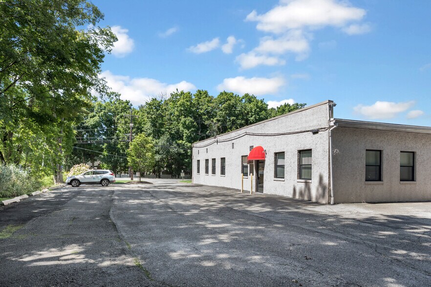 2190 Hamburg Tpke, Wayne, NJ à louer - Photo de l’immeuble – Image 2 sur 8