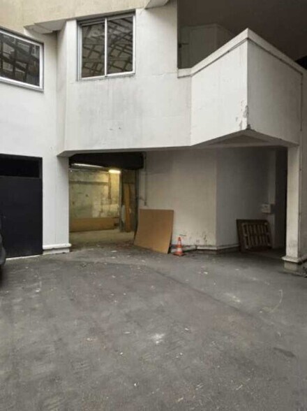 Bureau dans Courbevoie à vendre - Photo de l’immeuble – Image 2 sur 15