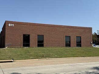 Plus de détails pour 811 E Plano Pky, Plano, TX - Local d'activités à louer