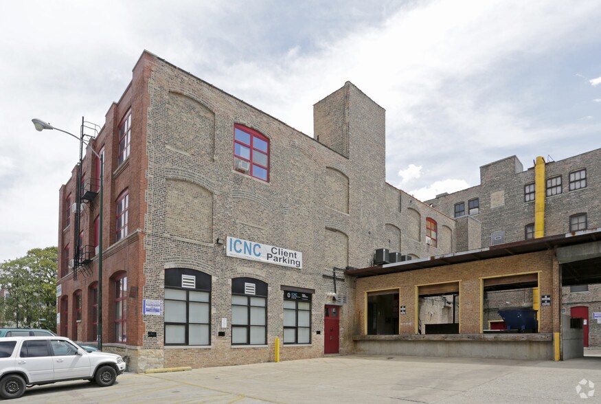 320 N Damen Ave, Chicago, IL à louer - Photo de l’immeuble – Image 3 sur 6