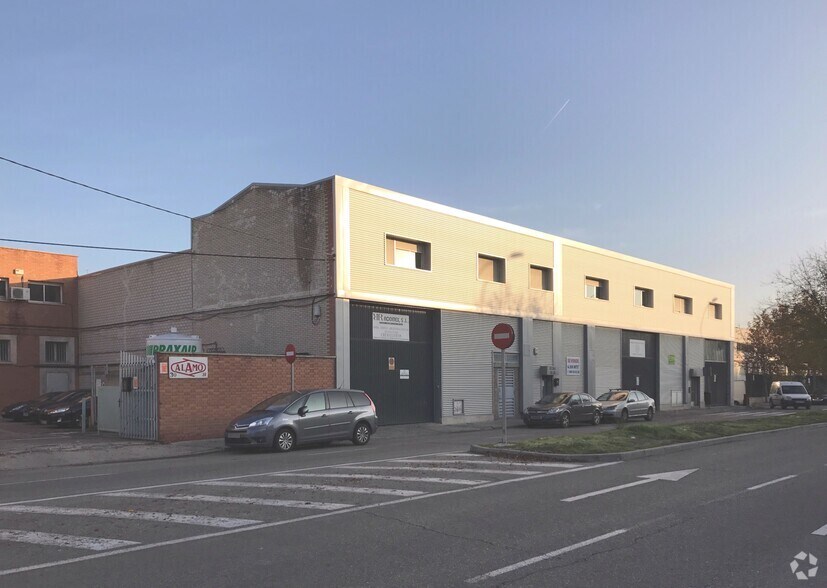 Industriel/Logistique dans Madrid, Madrid à vendre - Photo de l’immeuble – Image 2 sur 2