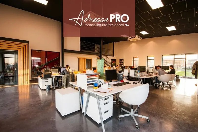 Local commercial dans Saint-Martin-des-Champs à louer Photo intérieure– Image 1 sur 2