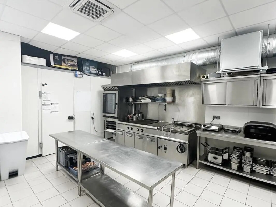 Local commercial dans Nice à vendre Photo intérieure– Image 1 sur 8